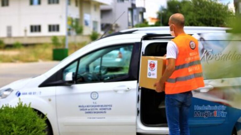 Büyükşehir’den İhtiyaç Sahiplerine Ramazan Kolisi